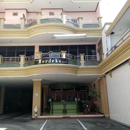 New Merdeka Hotel Jembel Eksteriør billede