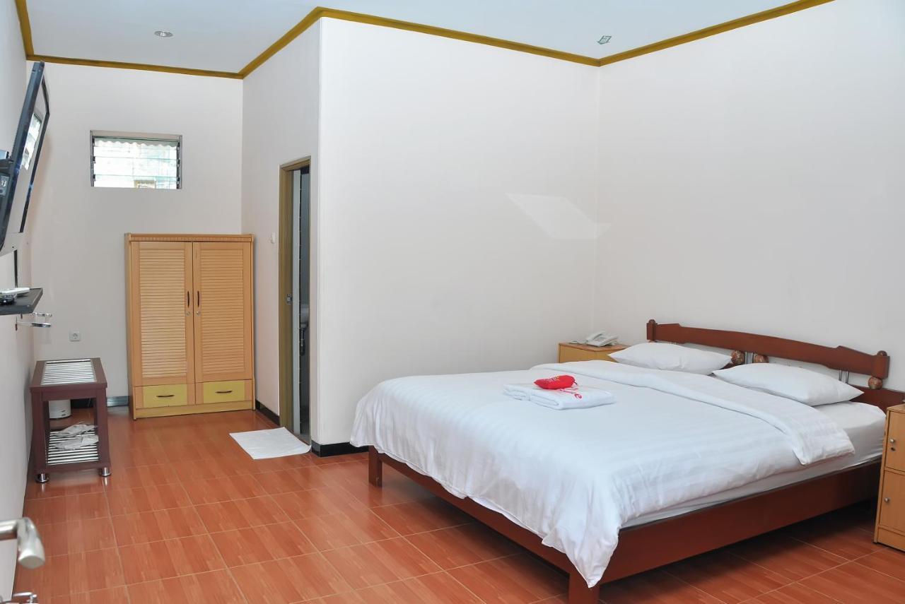 New Merdeka Hotel Jembel Eksteriør billede