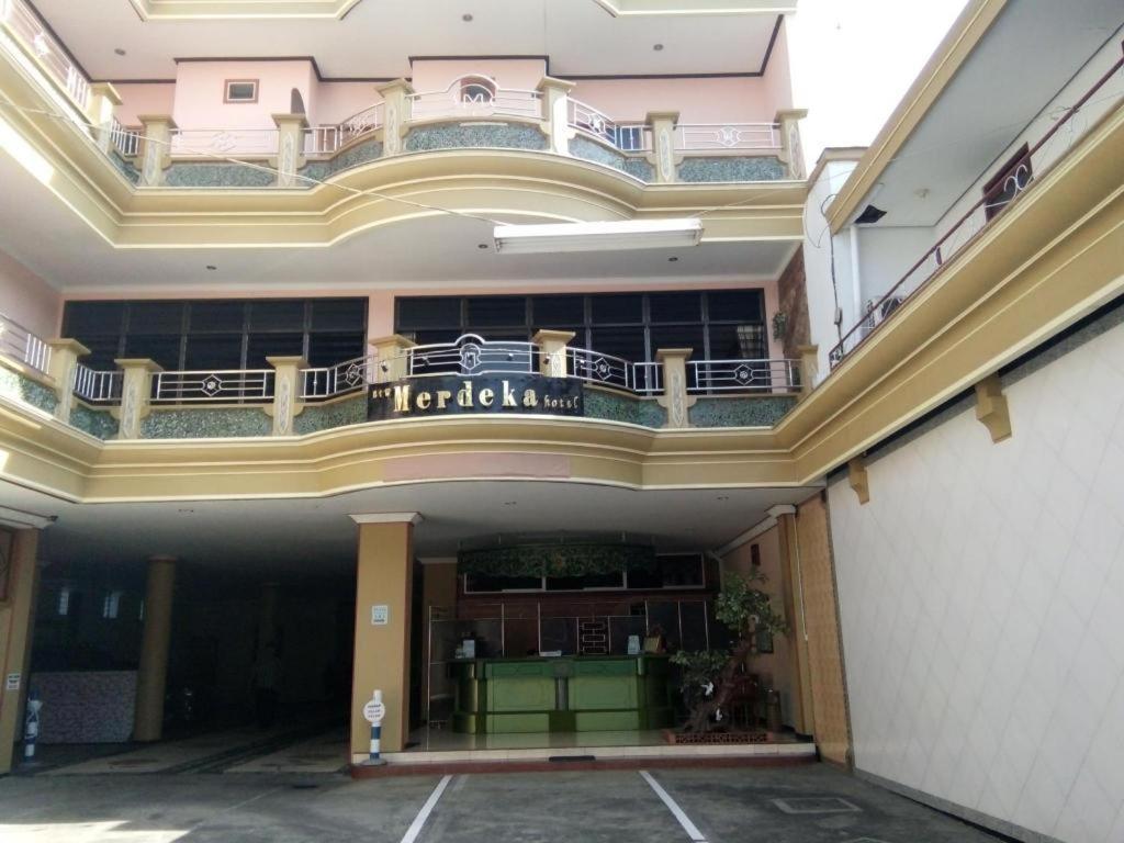 New Merdeka Hotel Jembel Eksteriør billede